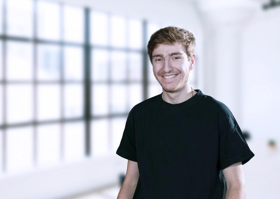 Marc, in Ausbildung zum Mulitmediaelektroniker EFZ